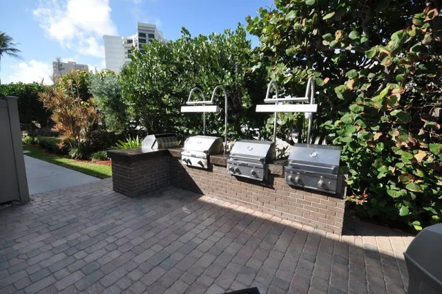 $1,275,000 | 4740 South Ocean Boulevard, Unit 815, Highland Beach, FL 33487