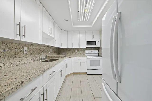 $2,475 | 16740 Northeast 9th Avenue, Unit 211, North Miami Beach, FL 33162