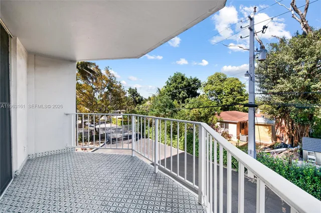 $2,475 | 16740 Northeast 9th Avenue, Unit 211, North Miami Beach, FL 33162