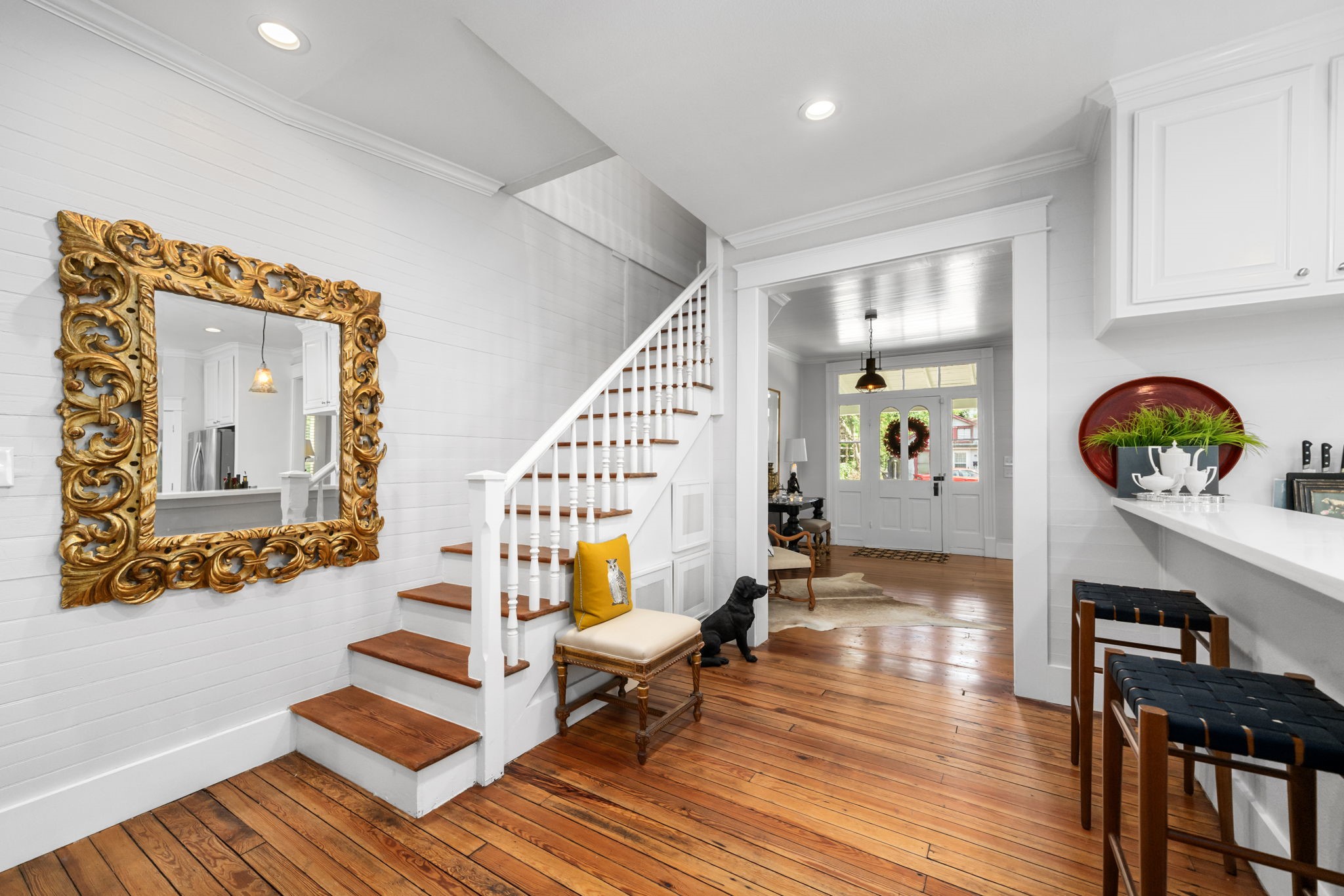 722 Jackson Street Columbus, TX 78934 - Photo 15 of 45 a living room with furniture and a wooden floor