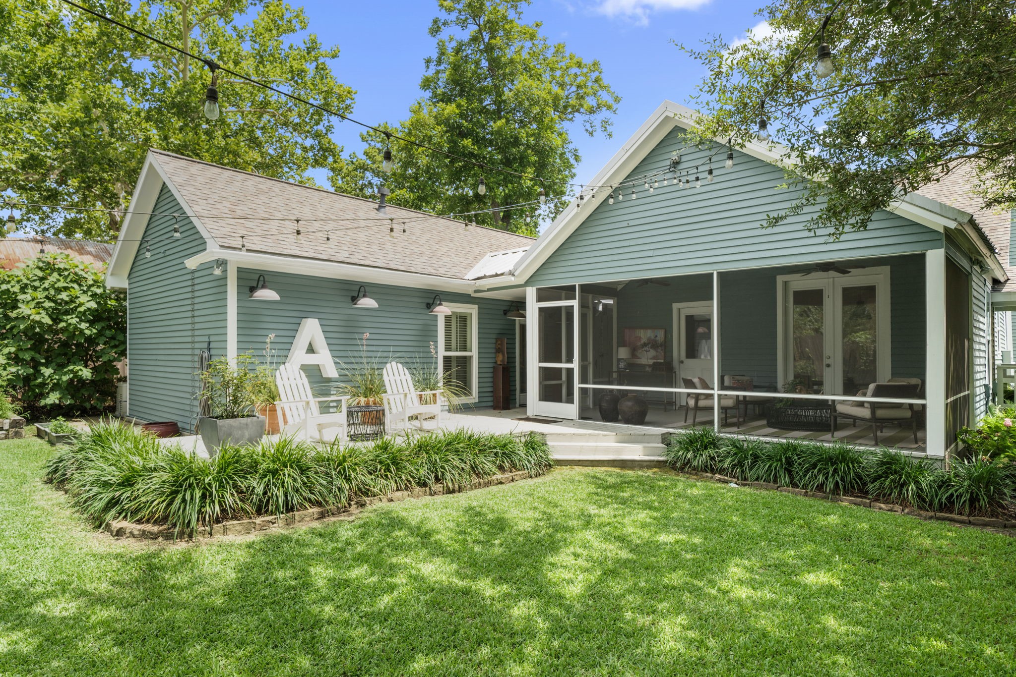 722 Jackson Street Columbus, TX 78934 - Photo 39 of 45 a front view of a house with a yard and porch