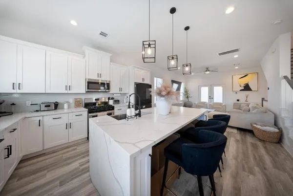 $2,550 | 1102 Paul Quinn Street, Unit G, Houston, TX 77091