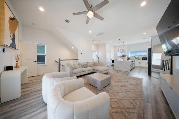 $2,550 | 1102 Paul Quinn Street, Unit G, Houston, TX 77091