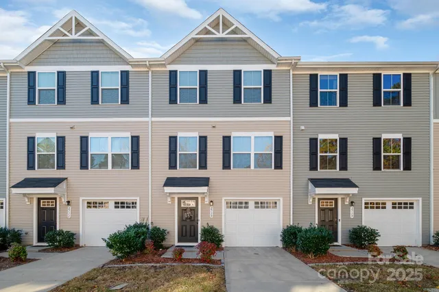 $295,000 | 2715 Sydney Overlook Lane, Charlotte, NC 28269