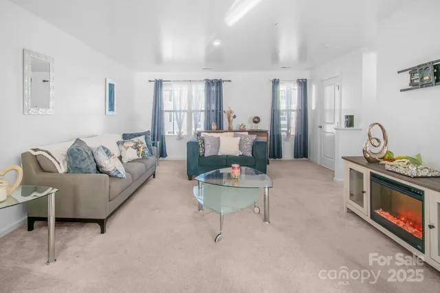 $295,000 | 2715 Sydney Overlook Lane, Charlotte, NC 28269