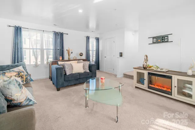 $295,000 | 2715 Sydney Overlook Lane, Charlotte, NC 28269