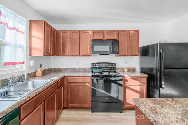 $295,000 | 2715 Sydney Overlook Lane, Charlotte, NC 28269