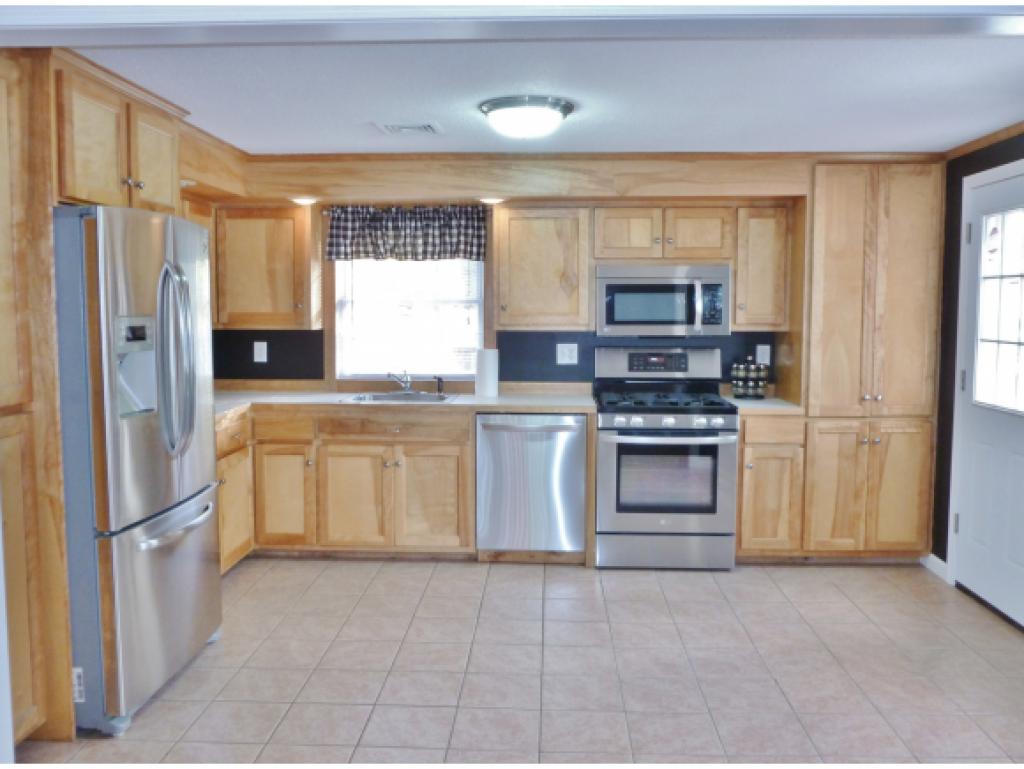 16 Whitford Road Nashua, NH 03062 - Photo 2 of 27