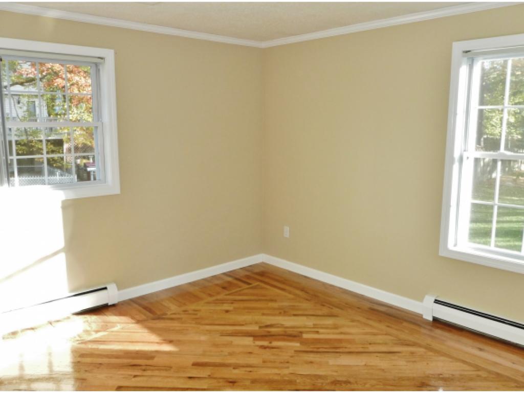 16 Whitford Road Nashua, NH 03062 - Photo 11 of 27