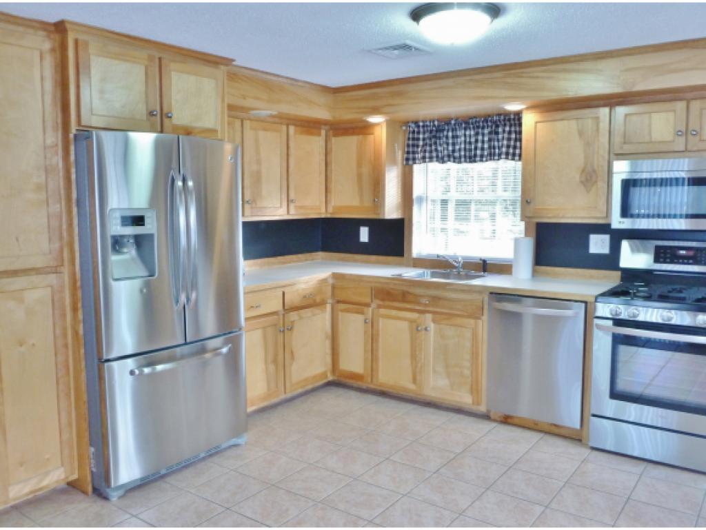 16 Whitford Road Nashua, NH 03062 - Photo 3 of 27