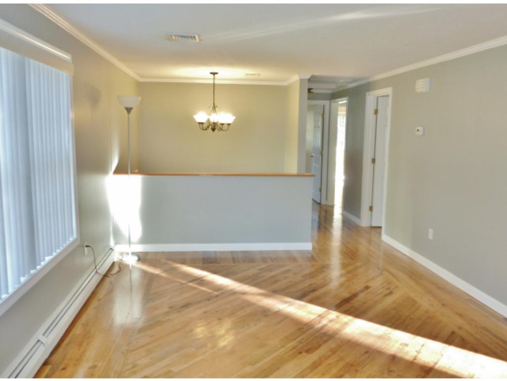 16 Whitford Road Nashua, NH 03062 - Photo 7 of 27