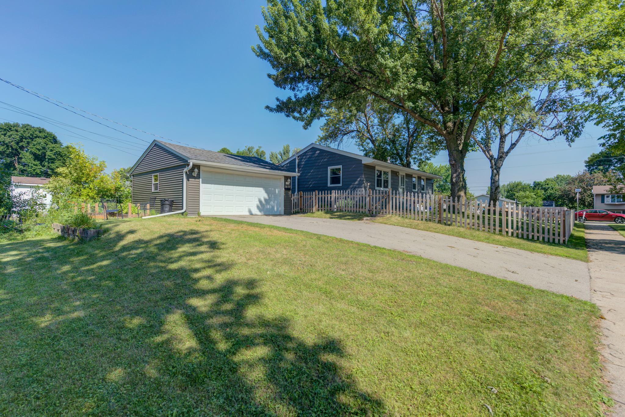 665 36th Avenue Northwest Rochester, MN 55901 - Photo 3 of 21 Gallery Image 3