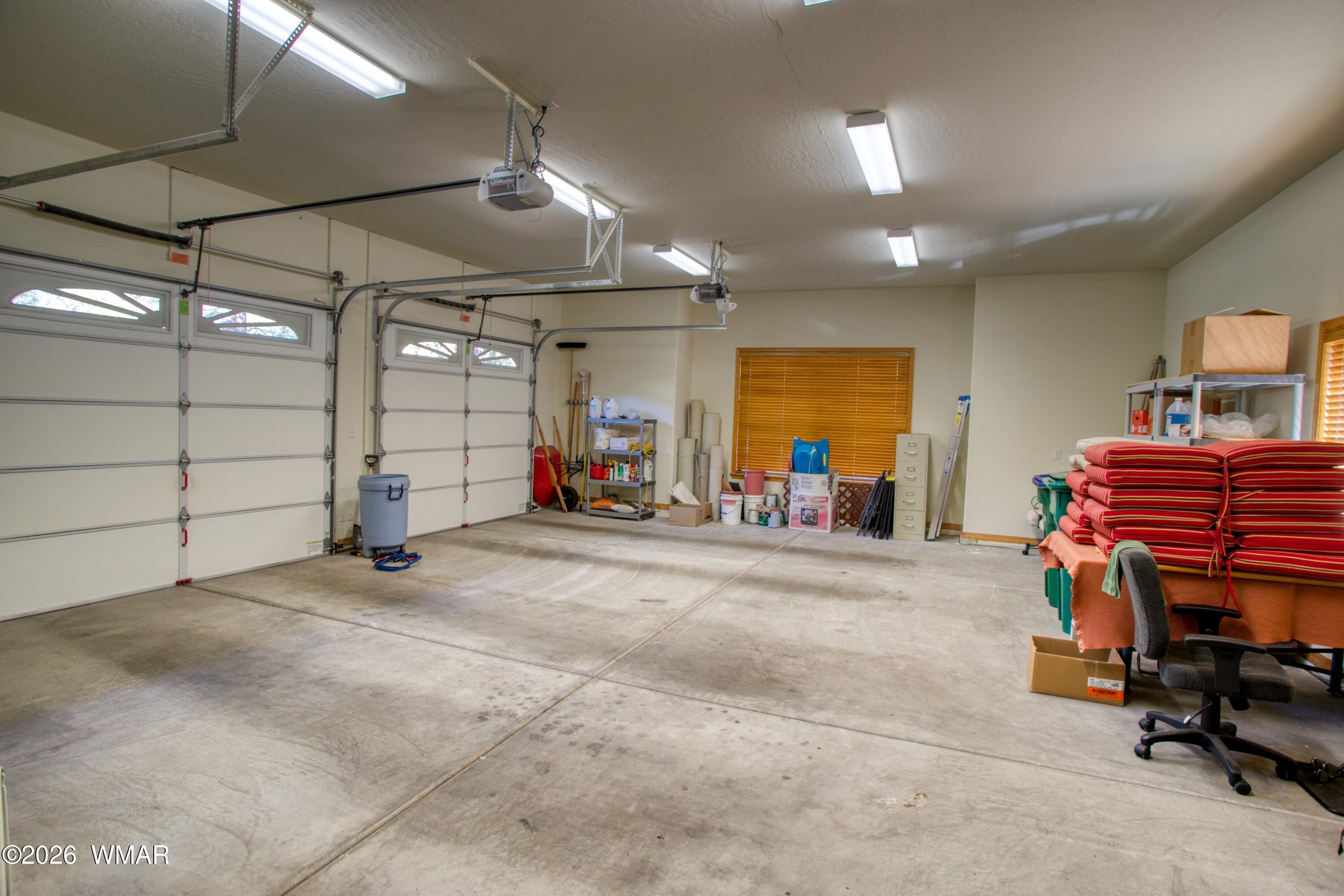 3990 Sugar Pine Loop Show Low, AZ 85901 - Photo 38 of 61 2 Car Garage