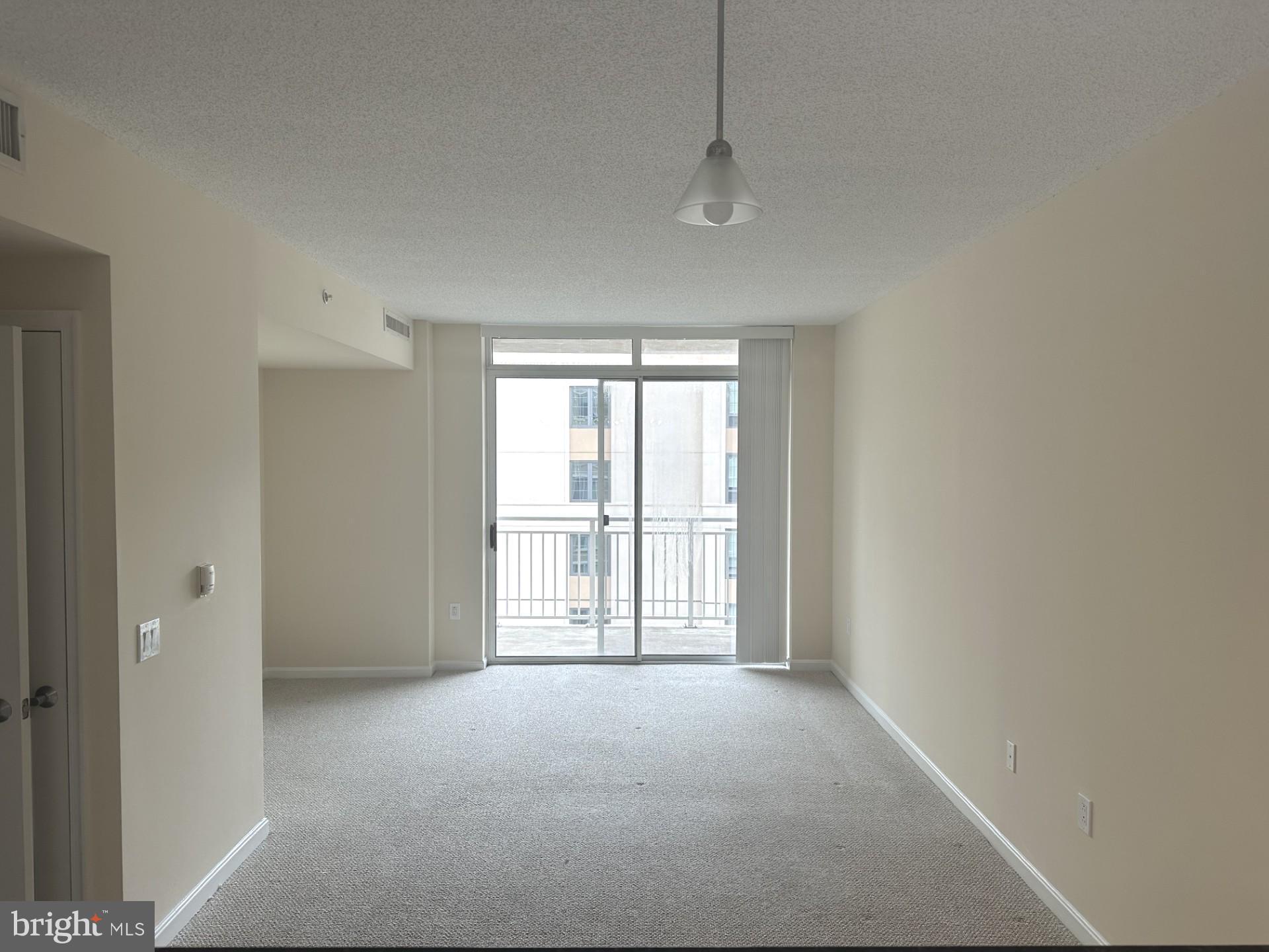 930 Wayne Avenue, Unit 1001 Silver Spring, MD 20910 - Photo 6 of 28 Living