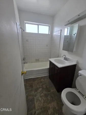 $2,000 | 811 North Mariposa Avenue, Unit 12, Los Angeles, CA 90029