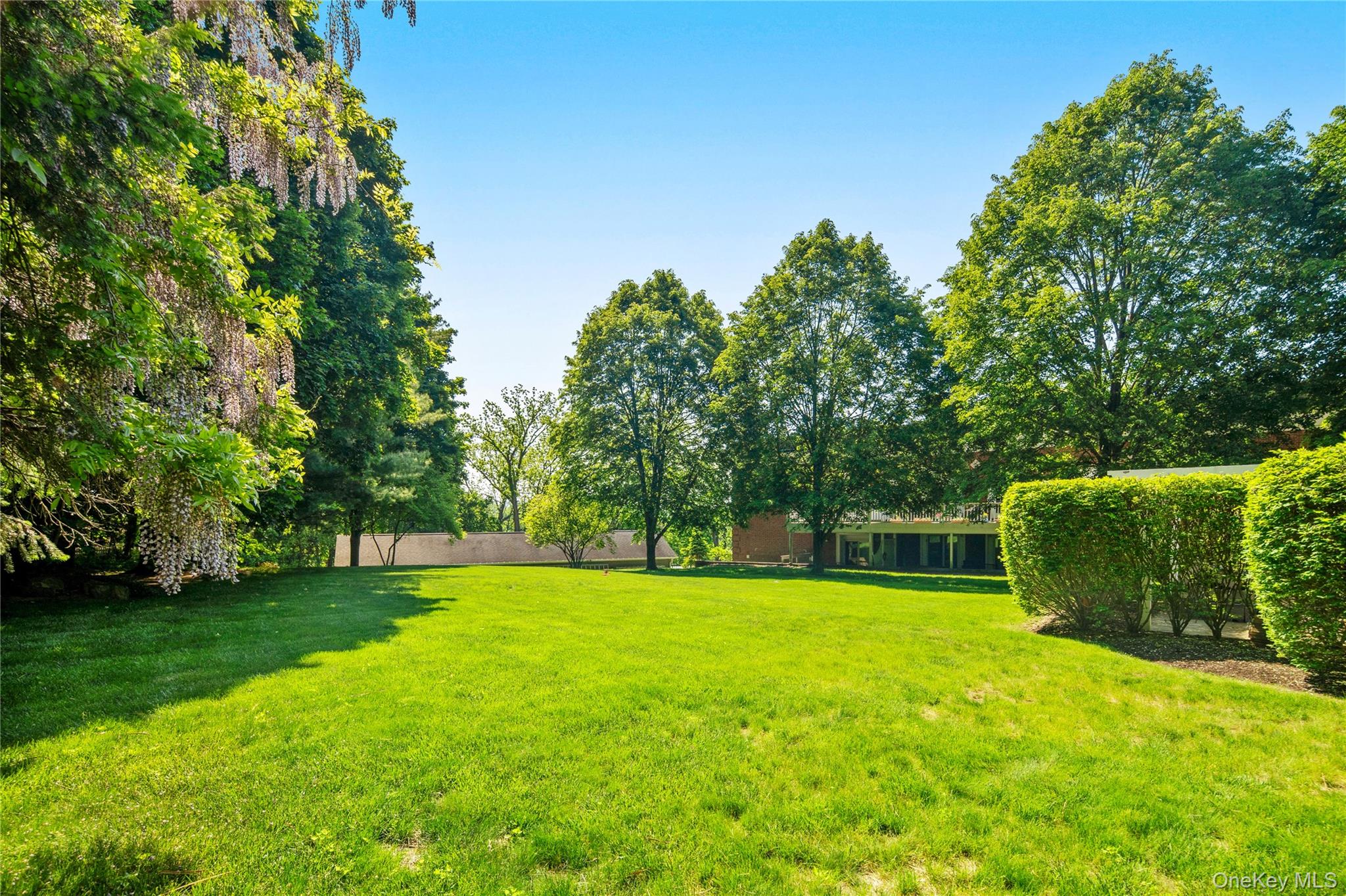 20 Whippoorwill Road East, Unit 2J Armonk, NY 10504 - Photo 19 of 27
