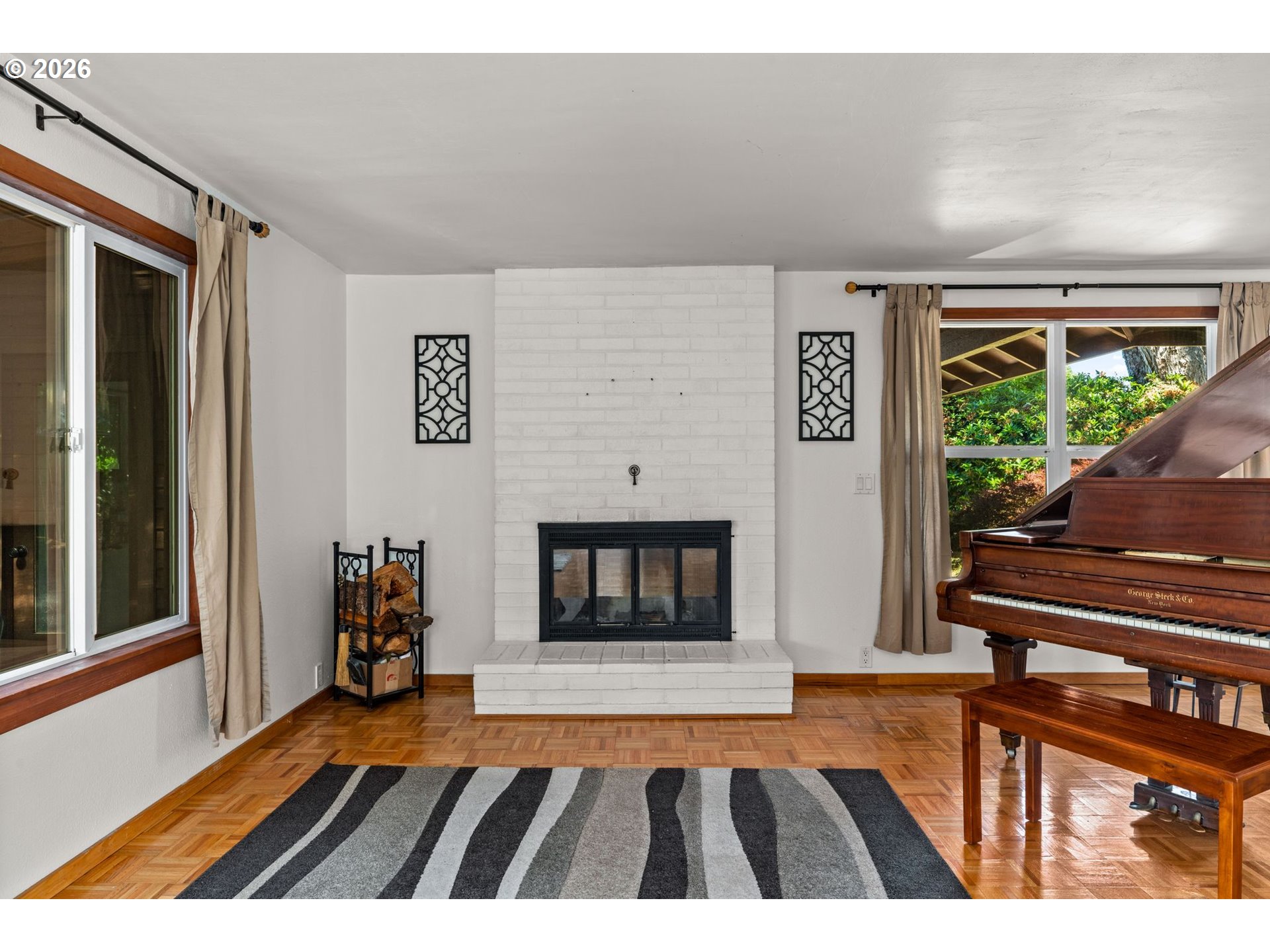 1940 Tarpon Street Eugene, OR 97401 - Photo 6 of 30 Living Room