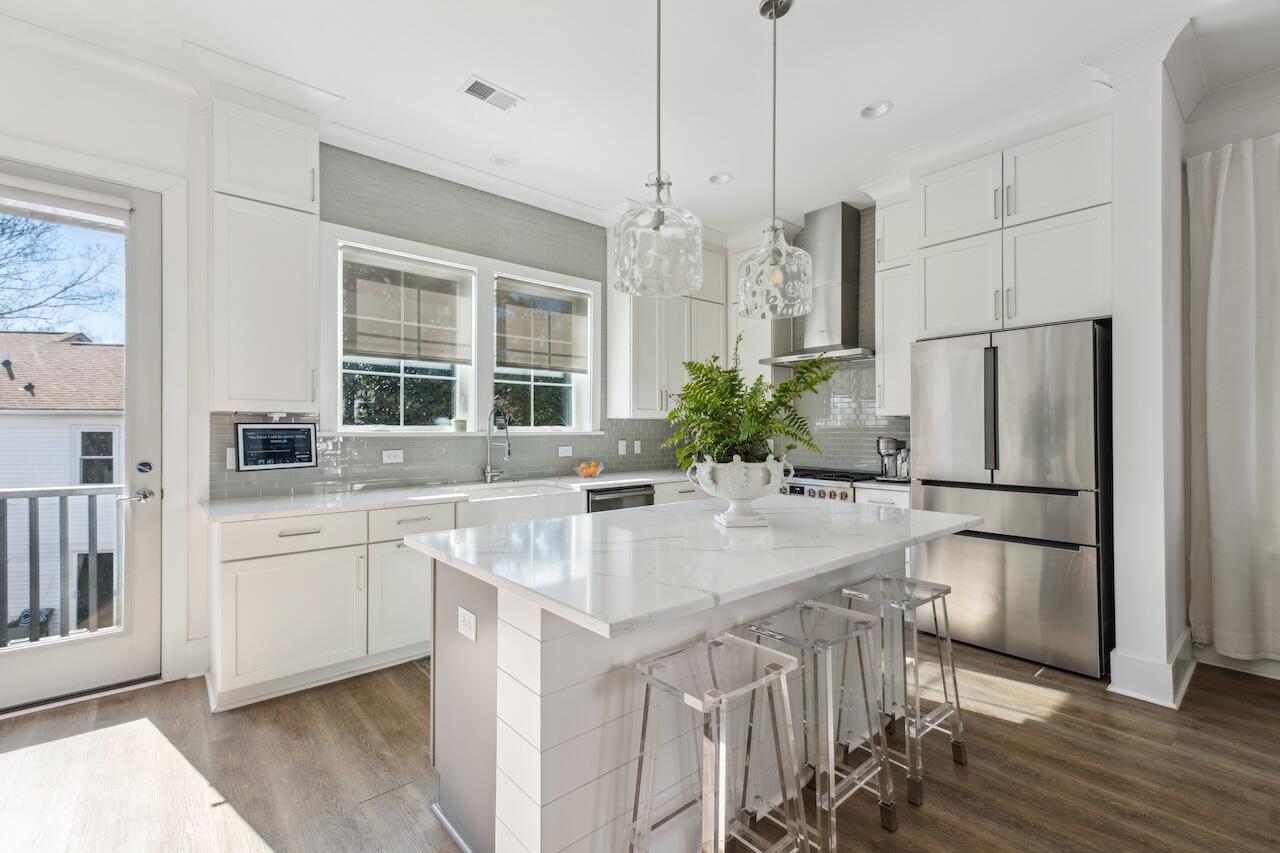 1213 Gatch Court Mount Pleasant, SC 29464 - Photo 8 of 38 Beautiful Kitchen