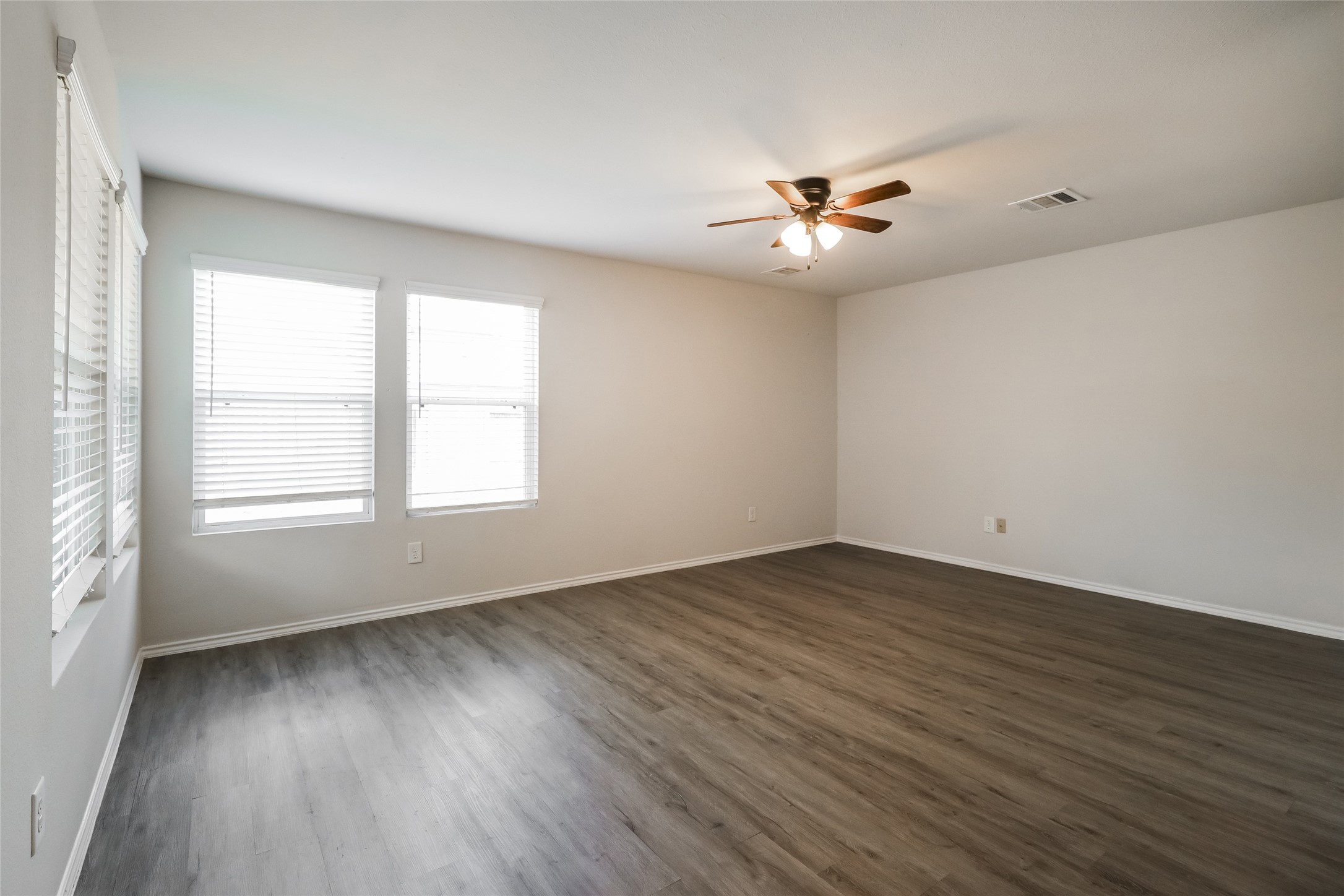 12702 Veterans Silver Road Houston, TX 77014 - Photo 7 of 13 Photos may be representative of the floor plan and not the exact home. Finishes, layout, and features of the actual property for lease may vary.