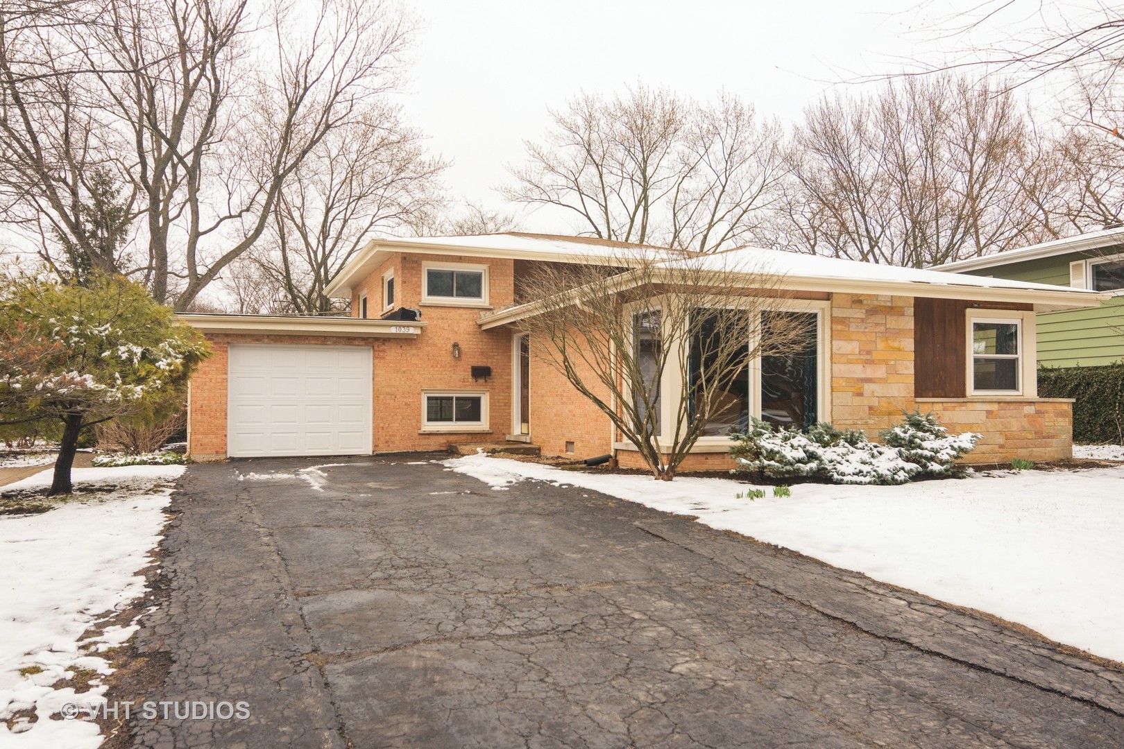 1039 Kenton Road Deerfield, IL 60015 - Photo 1 of 19