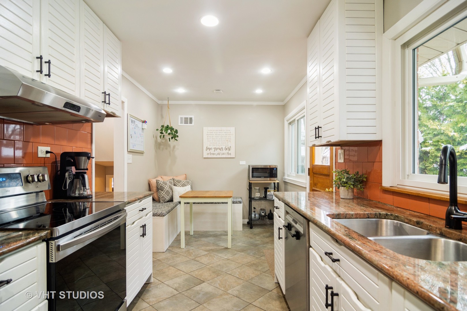 1039 Kenton Road Deerfield, IL 60015 - Photo 6 of 19