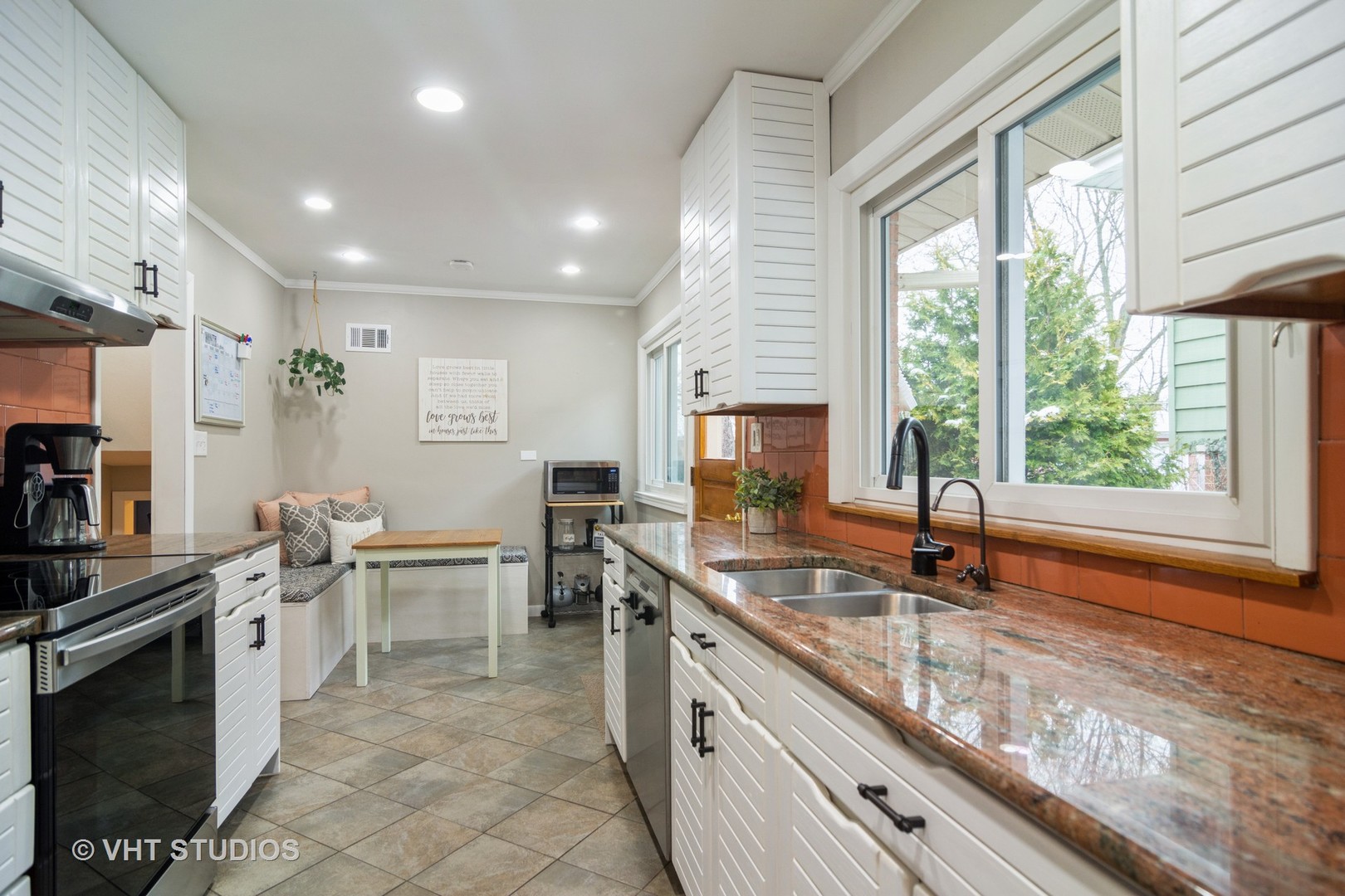 1039 Kenton Road Deerfield, IL 60015 - Photo 8 of 19