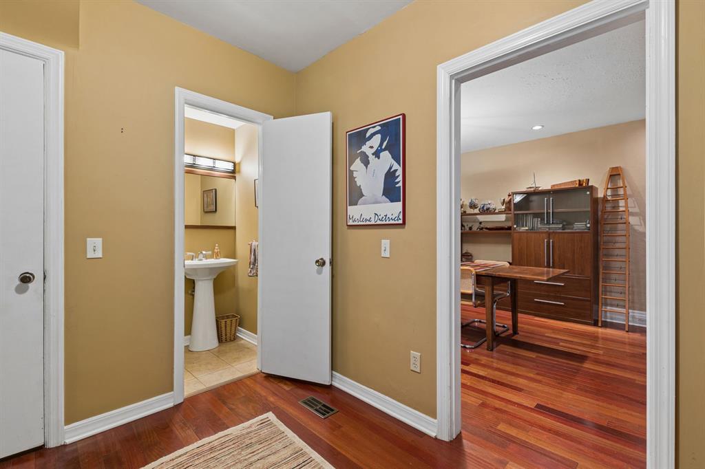 1247 Murdoch Road Pittsburgh, PA 15217 - Photo 20 of 36