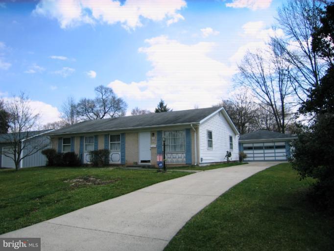 116 North Hickory Road Sterling, VA 20164 - Photo 1 of 13 Exterior (Front)