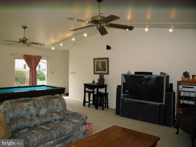 116 North Hickory Road Sterling, VA 20164 - Photo 8 of 13 Family Room