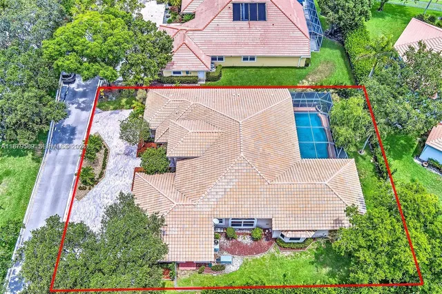 $949,000 | 1775 Eagle Trace Boulevard West, Coral Springs, FL 33071