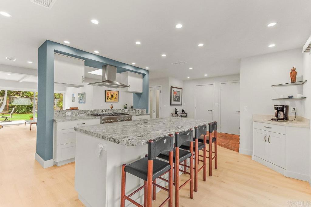 2462 Lozana Road Del Mar, CA 92014 - Photo 2 of 32 Gallery Image 2