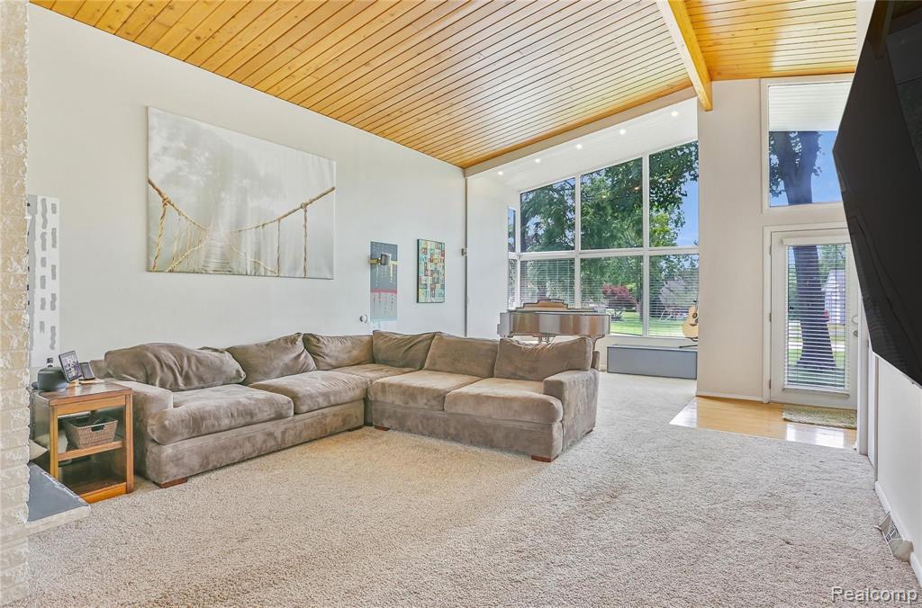 5822 Shaun Road West Bloomfield, MI 48322 - Photo 15 of 32
