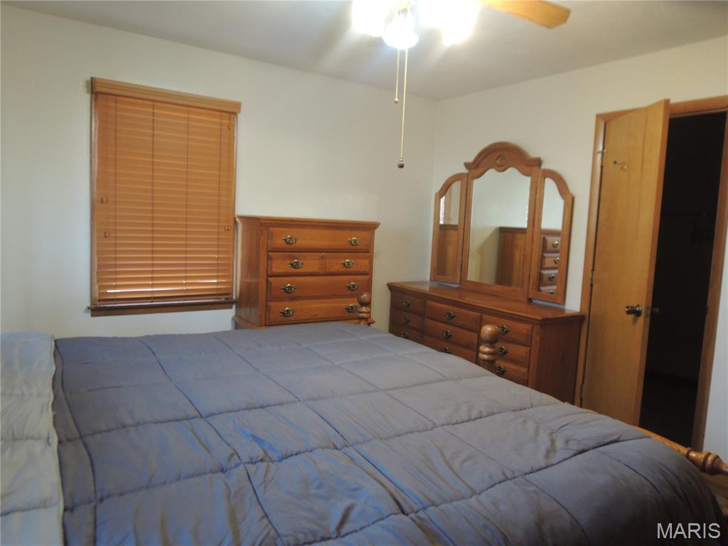 405 West Spring Street Greenville, IL 62246 - Photo 17 of 24