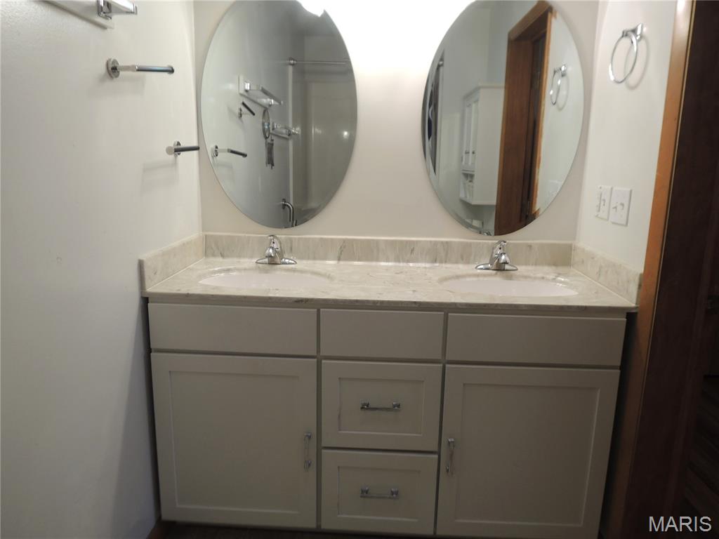 405 West Spring Street Greenville, IL 62246 - Photo 23 of 24