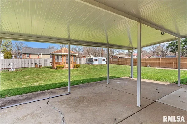 $175,000 | 139 Willow Road, Rochester, IL 62563