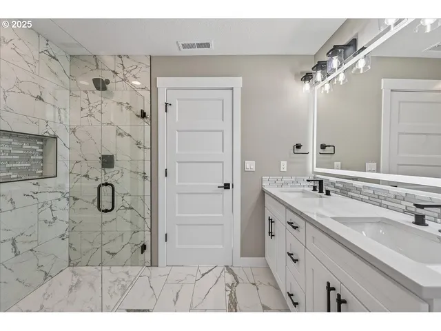 $899,900 | 4735 Southeast 59th Avenue, Portland, OR 97206