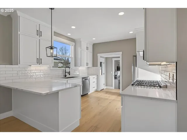 $899,900 | 4735 Southeast 59th Avenue, Portland, OR 97206