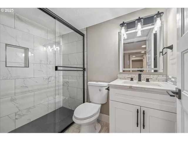 $899,900 | 4735 Southeast 59th Avenue, Portland, OR 97206