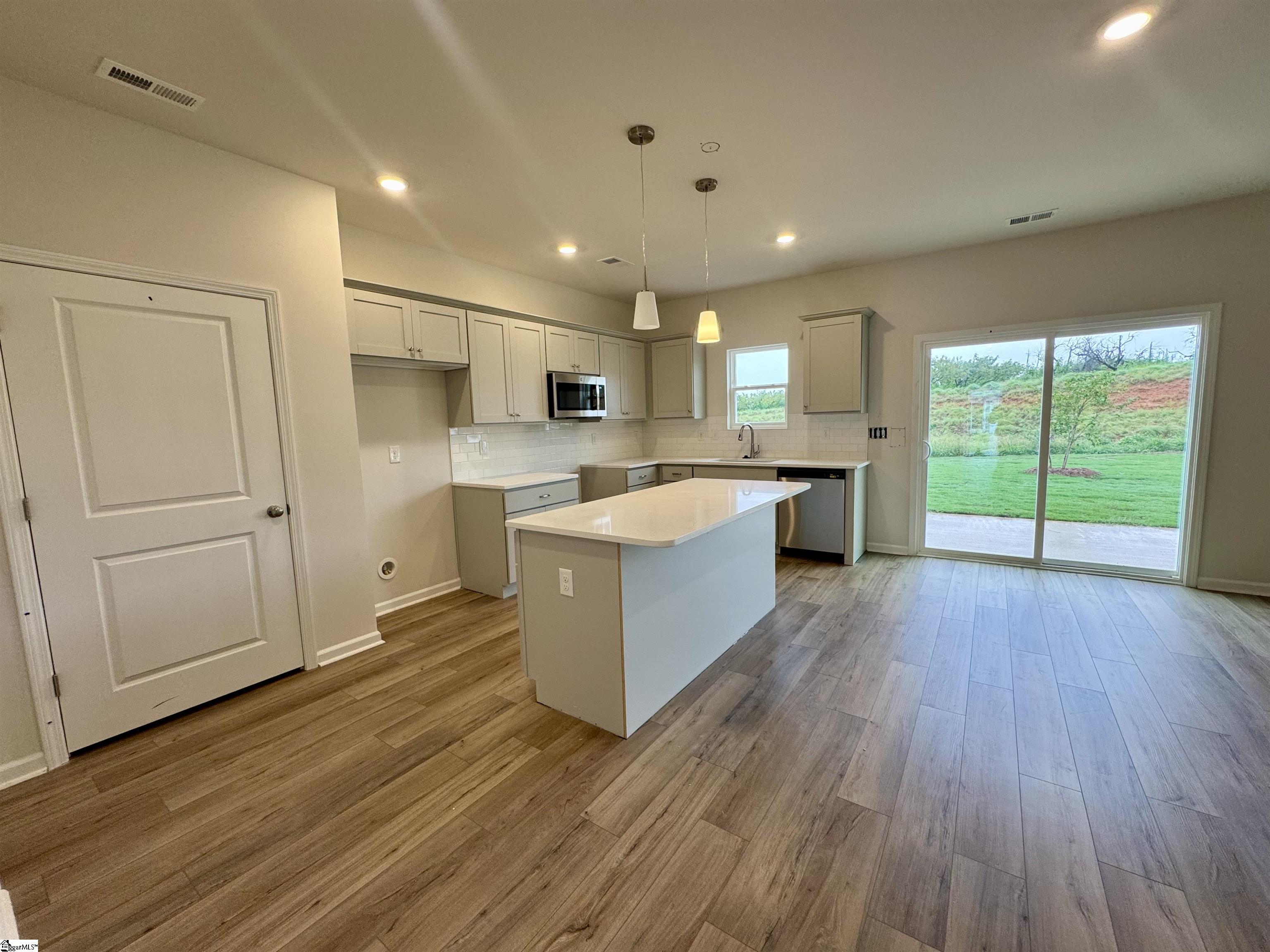 12102 Lansbury Drive Inman, SC 29349 - Photo 6 of 28