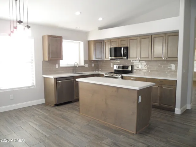 $2,450 | 7864 East Osage Avenue, Mesa, AZ 85212