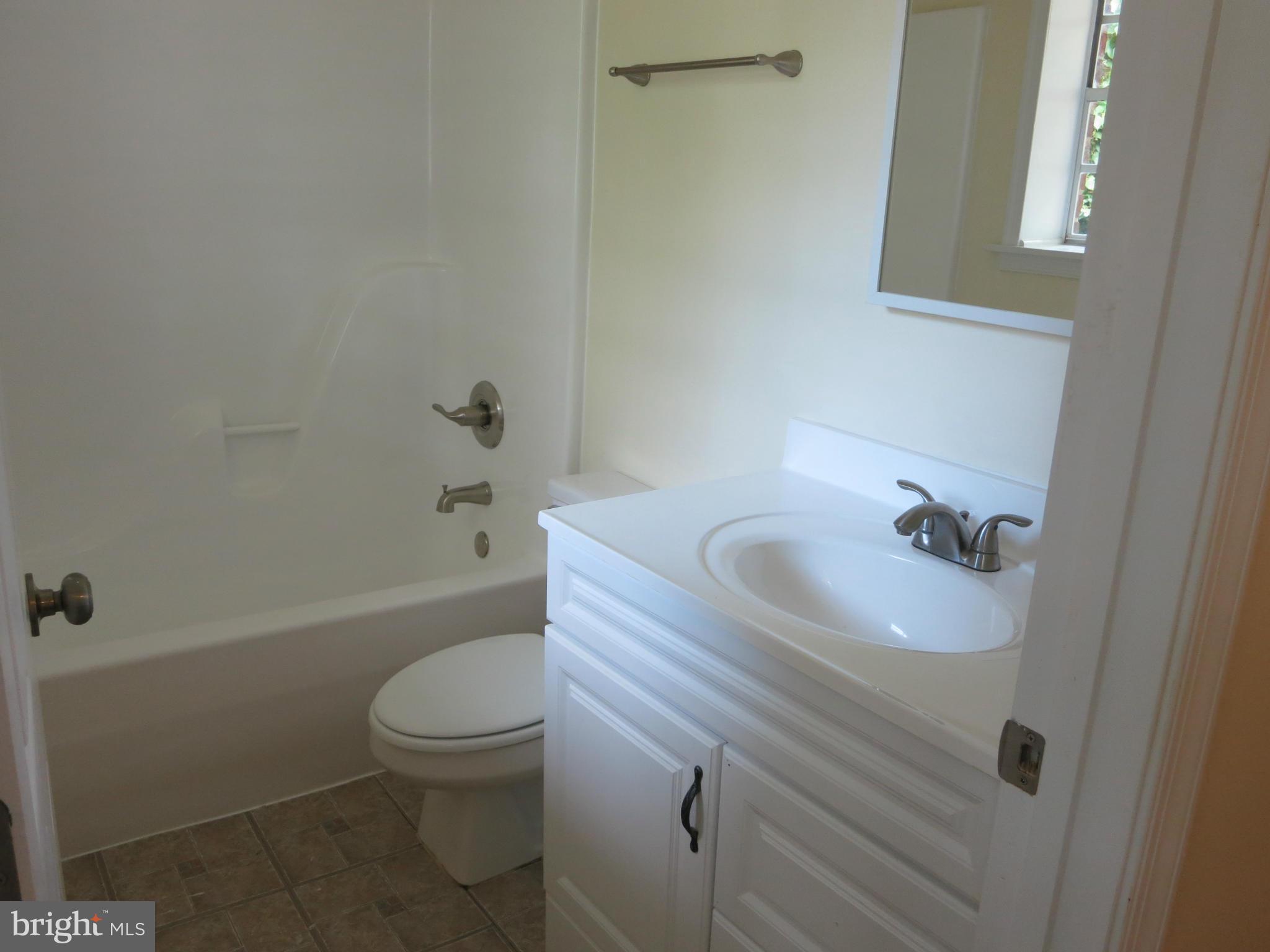 1706 Ridgely Road Edgewater, MD 21037 - Photo 11 of 28 Bath