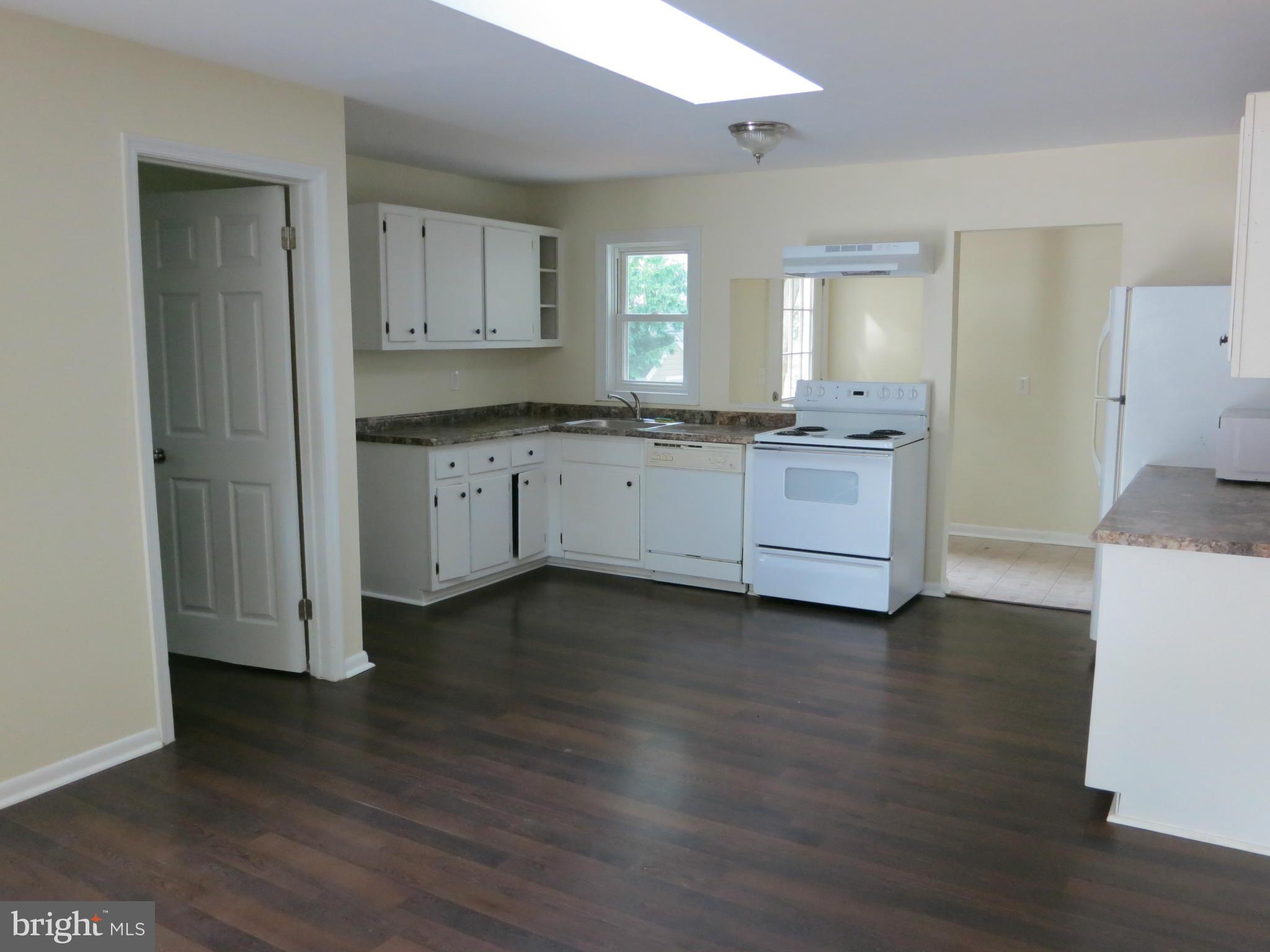 1706 Ridgely Road Edgewater, MD 21037 - Photo 12 of 28 Kitchen