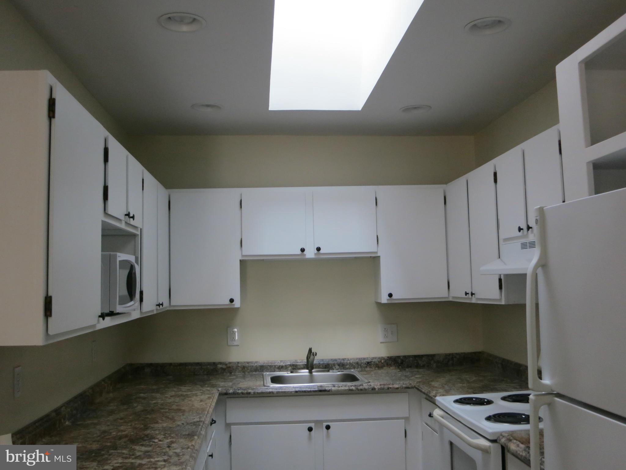 1706 Ridgely Road Edgewater, MD 21037 - Photo 6 of 28 Kitchen
