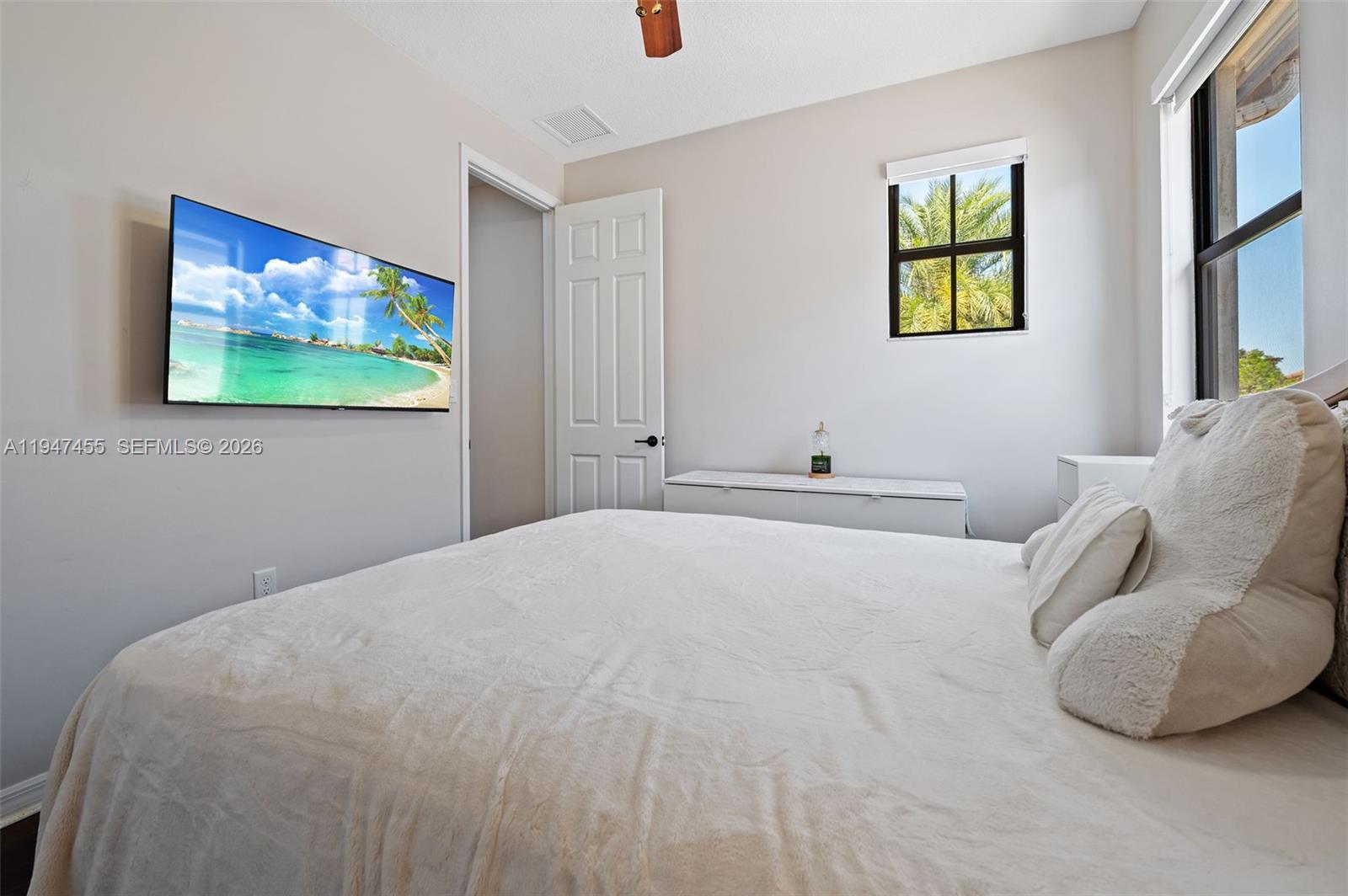 9088 Southwest 35th Street Miramar, FL 33025 - Photo 20 of 36 3rd Bedroom