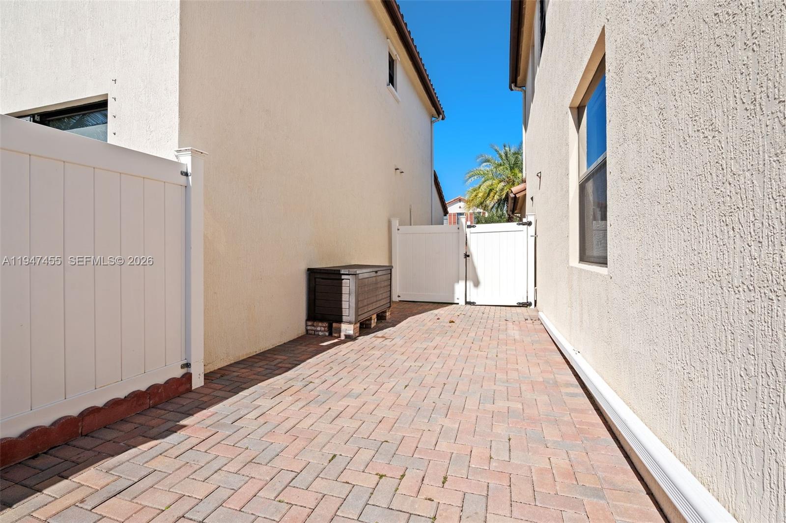 9088 Southwest 35th Street Miramar, FL 33025 - Photo 28 of 36