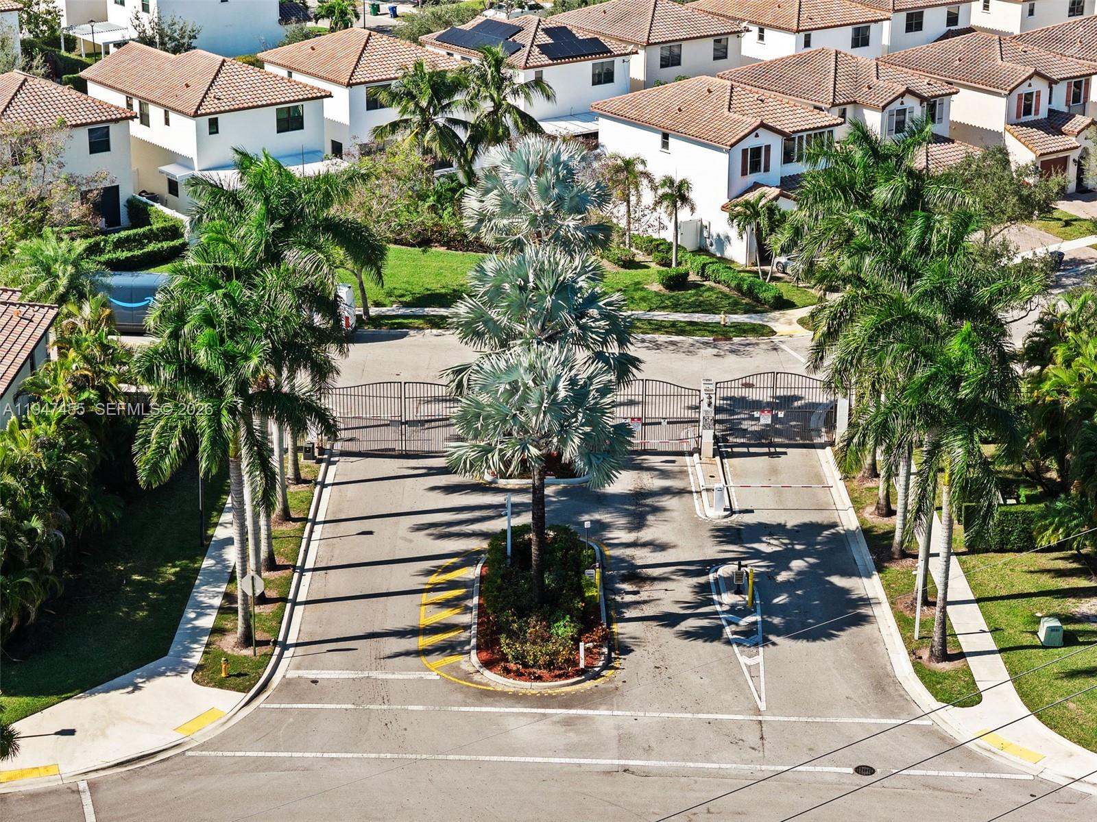 9088 Southwest 35th Street Miramar, FL 33025 - Photo 31 of 36