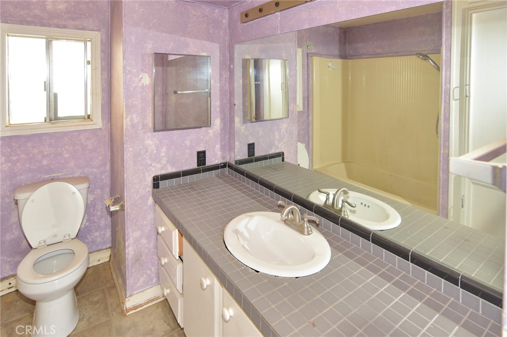 8730 Eaby Road Phelan, CA 92371 - Photo 6 of 8 Bathroom