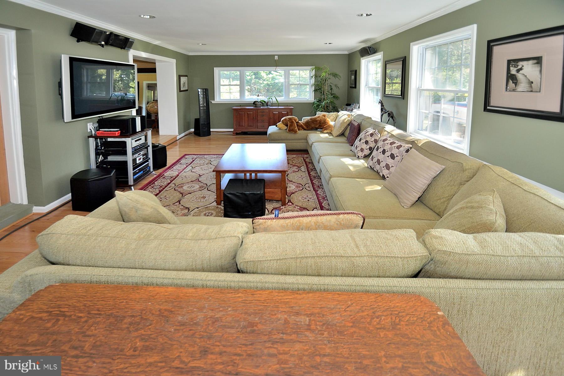 4408 Braddock Road Alexandria, VA 22312 - Photo 13 of 30 Family Room