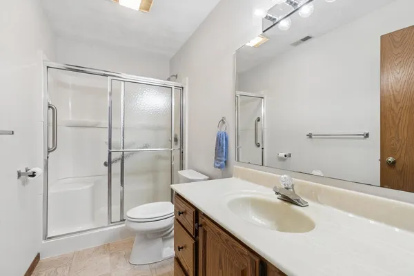 $235,000 | 621 4th Avenue, Unit 3, De Witt, IA 52742