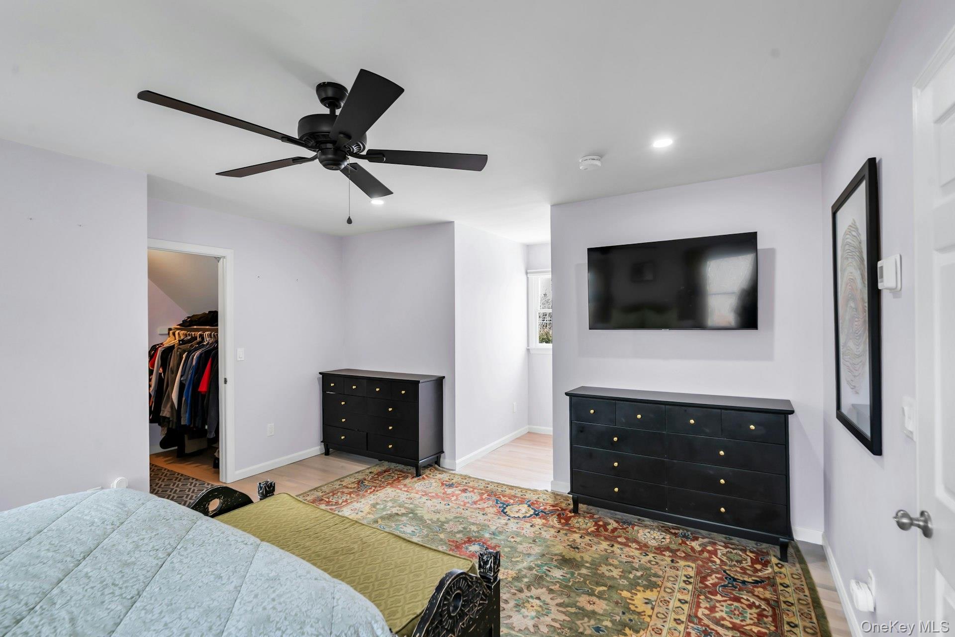 5845 North Bayview Road Southold, NY 11971 - Photo 19 of 24 Large 2nd floor bedroom with walk-in closet
